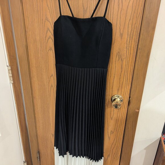 Aidan Mattox Stunning Black and White Dress- Size 8 - Picture 3 of 6